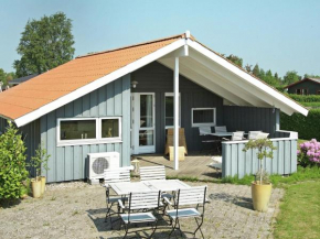 Two-Bedroom Holiday home in Hejls 12